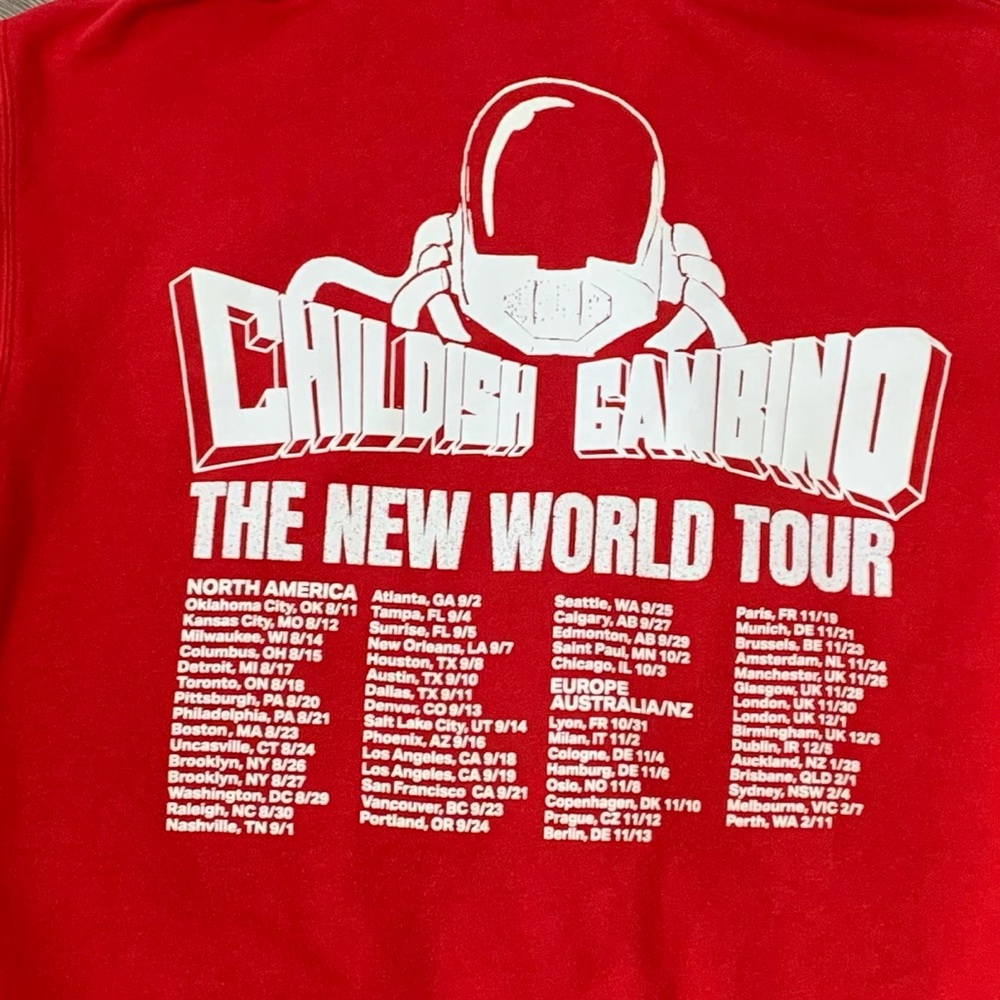 🖤Childish Gambino The New World Tour
2024 Red Zip Up Hoodie